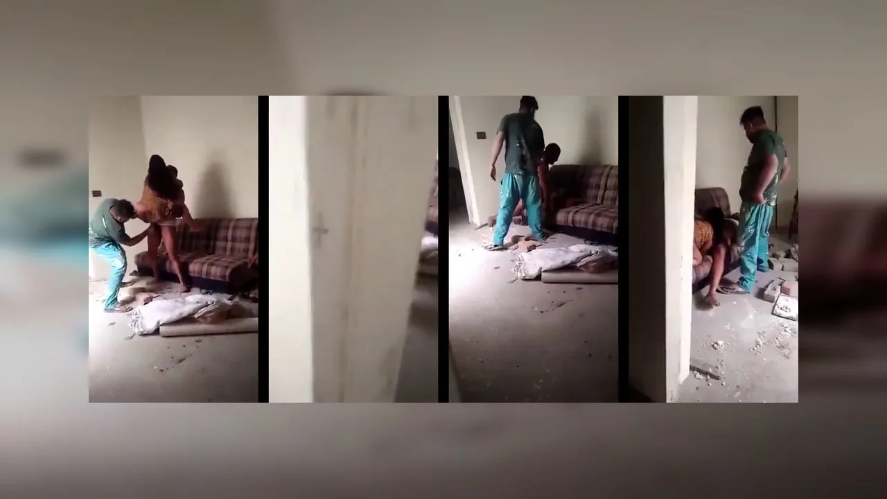 2 नौकरों ने मिलकर भाभी की चुदाई की