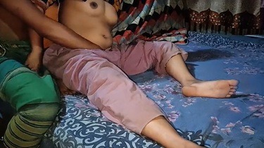 आंटी से रिक्वेस्ट की चोदने दो ना प्लीज़