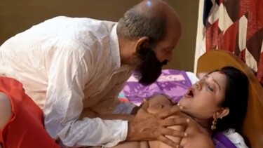 ठरकी हक़ीम ने बड़े स्तन वाली आंटी की चुदाई की
