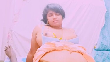 मल्लू गर्लफ्रेंड को लण्ड पे बैठा के चोदा