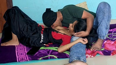 संडे को सेक्सी देसी गर्लफ्रेंड की चुदाई का मज़ा
